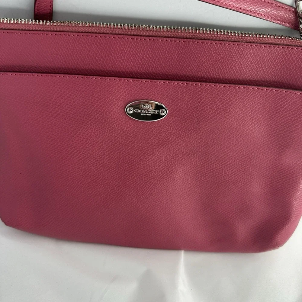 Coach Pink F52881 Crossgrain Leather East West Pop Purse Crossbody Hangtag